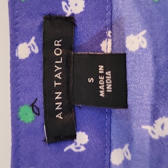 Ann Taylor Blue Print Short Sleeve Drapey Sleeves Women's Top Small - Picture 3 of 6